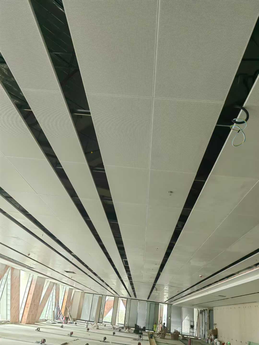 寫字樓600*600鋁扣板